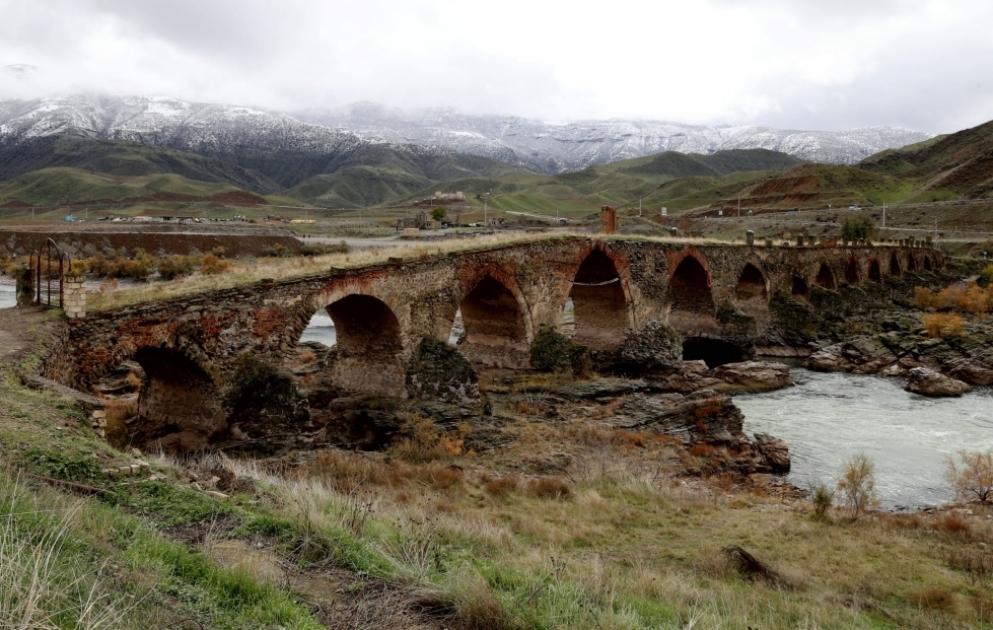 Erməni vandalizmi: dağıdılmış şəhər və kəndlər, tarixi abidələr, qəbiristanlıqlar - Cəbrayıldan görüntülər VİDEO