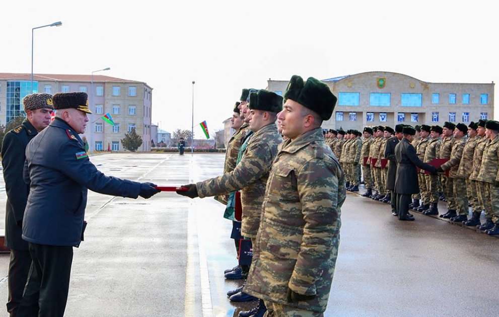 Naxçıvan Qarnizonu Qoşunlarında növbəti kursların başa çatması münasibətilə buraxılış mərasimi keçirilib VİDEO
