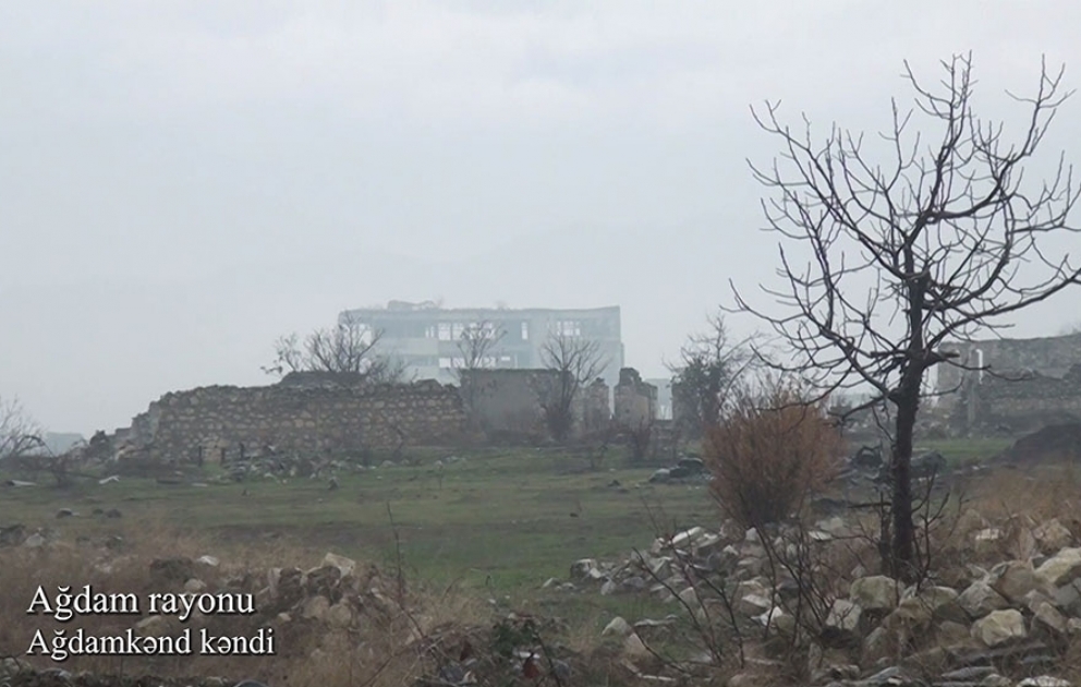 Verteidigungsministerium veröffentlicht Videoaufnahmen aus dem Dorf Aghdamkend in Region Aghdam VIDEO