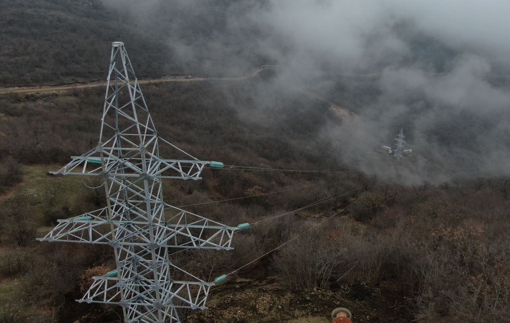 “Azərenerji” Şuşaya 110 kilovoltluq yüksəkgərginlikli elektrik xətti çəkir VİDEO