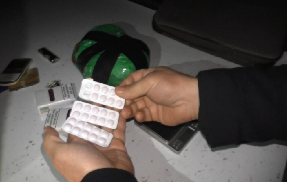 Qubada “Tramadol” həbləri və narkotik maddələr satan şəxs saxlanılıb VİDEO