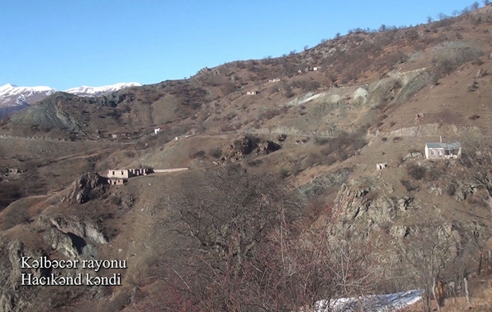 Le ministère de la Défense diffuse des images du village de Hadjikend du district de Kalbadjar VIDEO