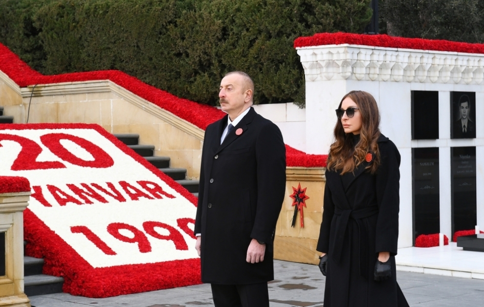 Prezident İlham Əliyev və birinci xanım Mehriban Əliyeva 20 Yanvar faciəsinin 31-ci ildönümü ilə əlaqədar Şəhidlər xiyabanını ziyarət ediblər VİDEO