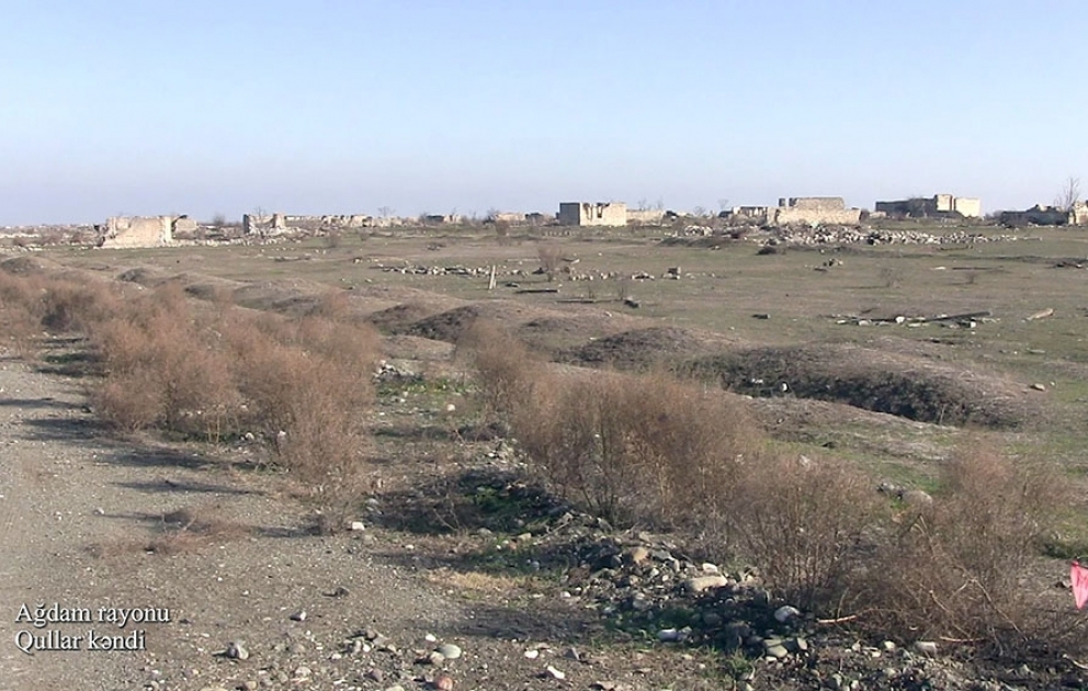 Videoaufnahmen aus dem befreiten Dorf Gullar in Aghdam Region VIDEO
