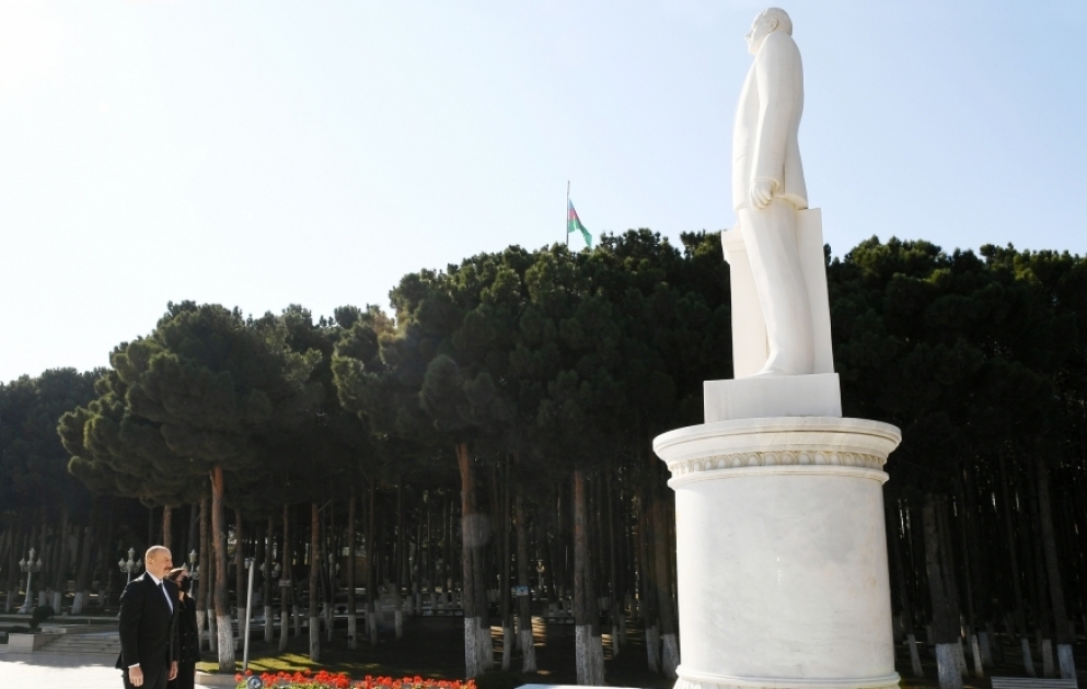 Le président Ilham Aliyev et la première dame Mehriban Aliyeva participent à l’inauguration de certaines installations sociales dans l’Abchéron, ainsi que à l’ouverture d’un nouveau parc dans l’arrondissement de Yassamal VIDEO