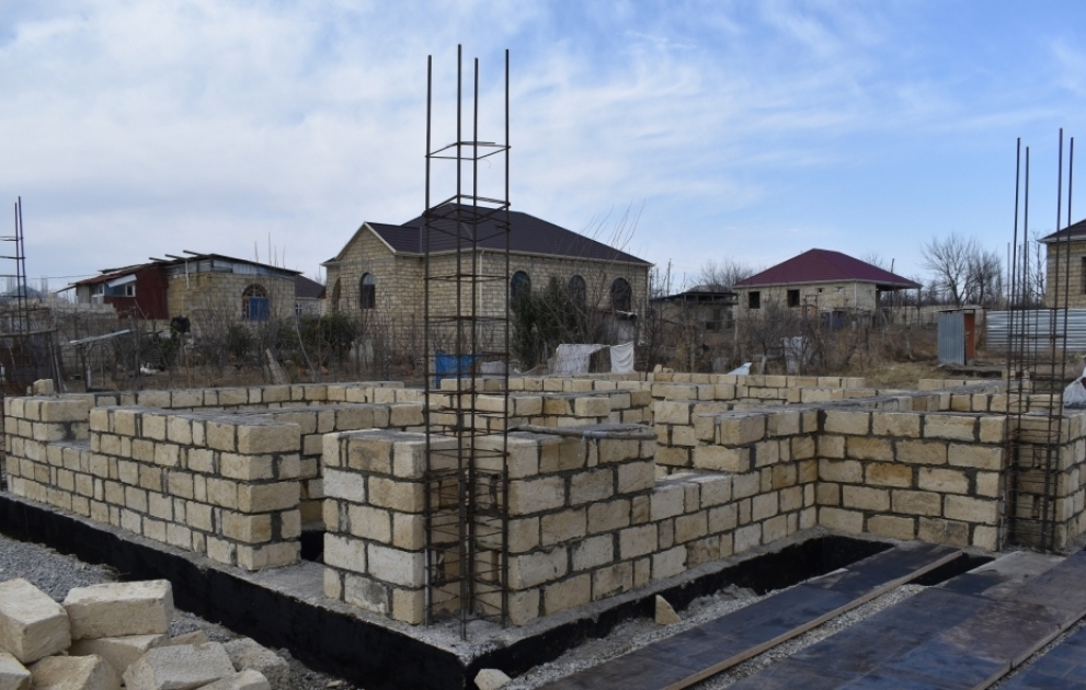 Тертер: отстраиваются дома, разрушенные в результате вражеского обстрела ВИДЕО