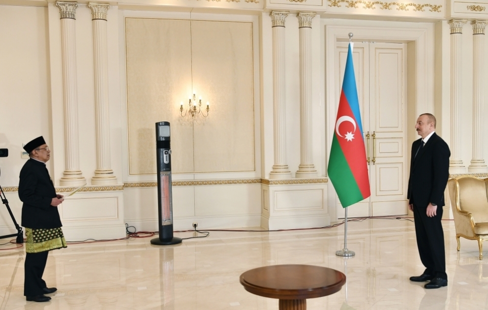 Le président Ilham Aliyev a reçu les lettres de créance du nouvel ambassadeur d’Indonésie VIDEO
