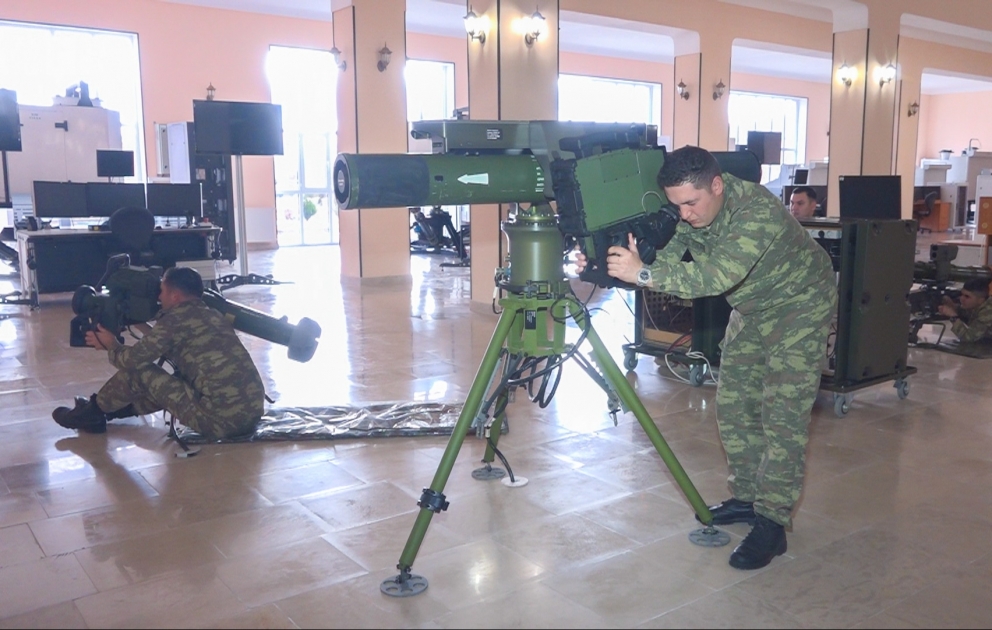 Artilleriya, reaktiv və tank əleyhinə batareyaların zabitlərinin iştirakı ilə ixtisas hazırlığı məşğələləri keçirilir VİDEO