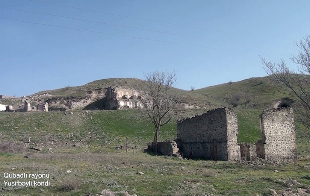 Verteidigungsministerium veröffentlicht Videoaufnahmen aus dem befreiten Dorf Yusifbeyli im Bezirk Gubadli VIDEO