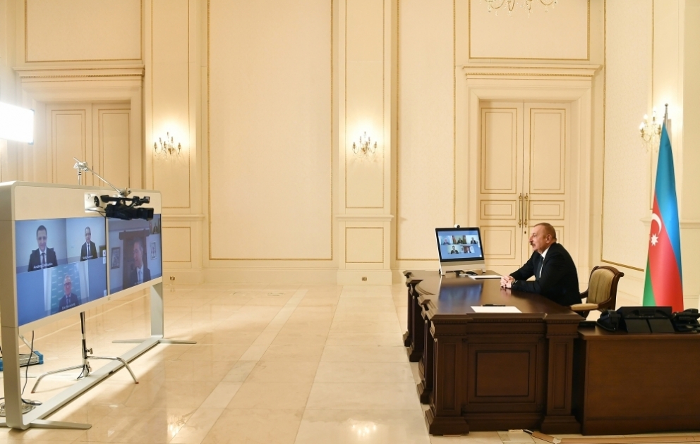 Präsident Ilham Aliyev empfängt Geschäftsführer und andere führende Personen von Unternehmen Signify VIDEO