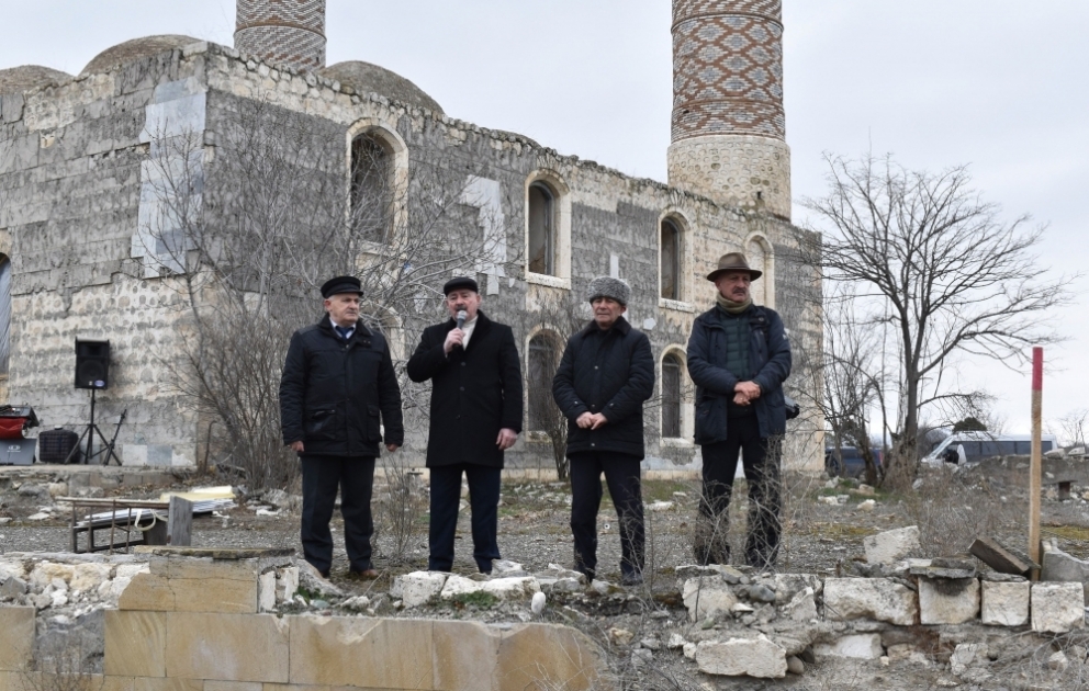Xarici jurnalistlər Xocalı soyqırımı dəhşətlərini şahidlərin dilindən dinləyiblər VİDEO