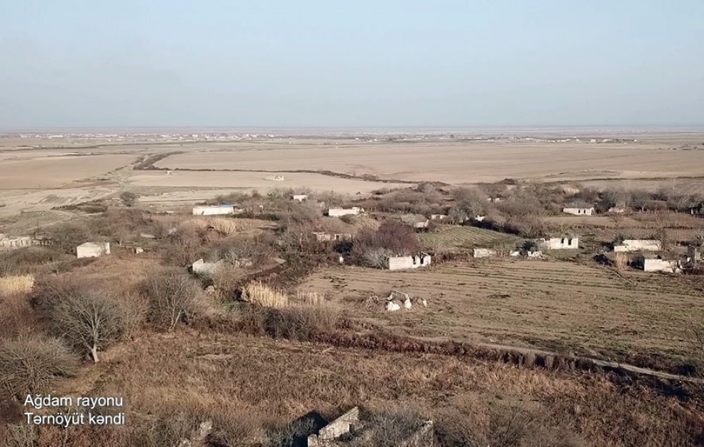 Verteidigungsministerium teilt Videoaufnahmen aus dem befreiten Dorf Tarnoyut im Rayon Aghdam VIDEO