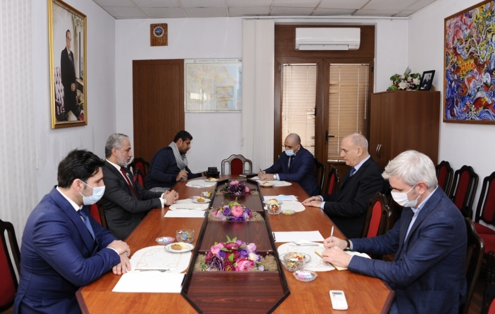 AZERTAC und Union für elektronische Medien in Kuwait an Ausweitung der Zusammenarbeit interessiert VIDEO