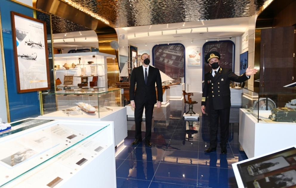 Präsident Ilham Aliyev weiht neues Verwaltungsgebäude der "Aserbaidschanischen Kaspischen Schifffahrtsgesellschaft " ein VIDEO