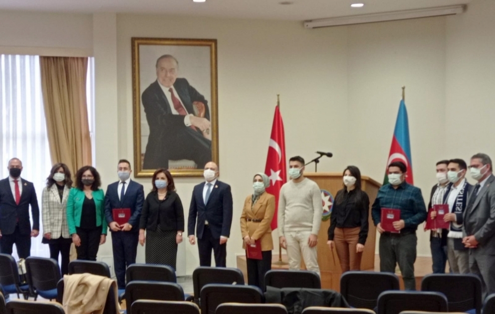 Ankarada mərhum səfir Fuad İsmayılovun xatirəsinə həsr olunmuş məqalə müsabiqəsinin qalibləri mükafatlandırılıb VİDEO