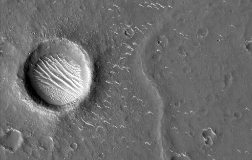 Çin Mars planetinin yüksəkölçülü şəkillərini yayıb VİDEO