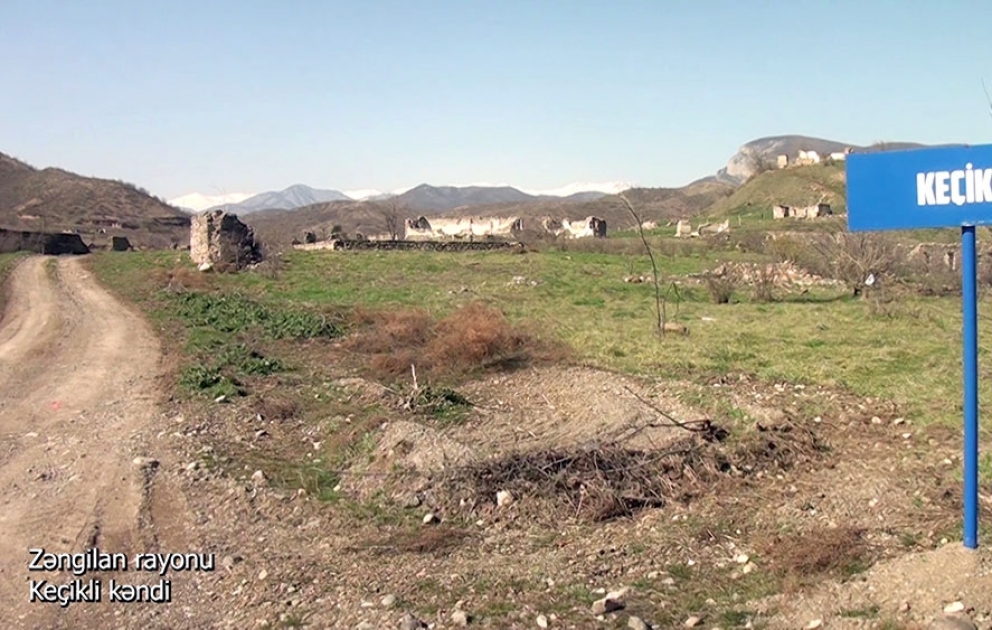 Verteidigungsministerium veröffentlicht Videoaufnahmen aus dem befreiten Dorf Kechikli in Region Zangilan VIDEO