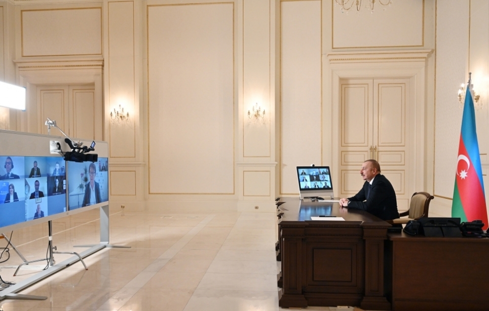 Le président Ilham Aliyev s'entretient avec la nouvelle présidente de la BERD VIDEO
