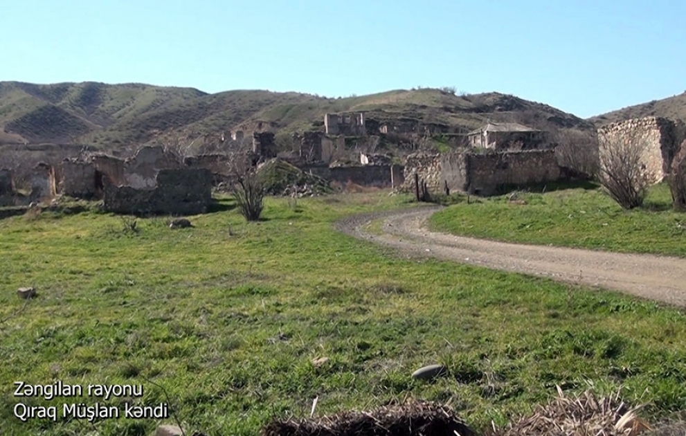 Le ministère de la Défense diffuse une vidéo du village de Guyrag Mouchlan de la région de Zenguilan VIDEO