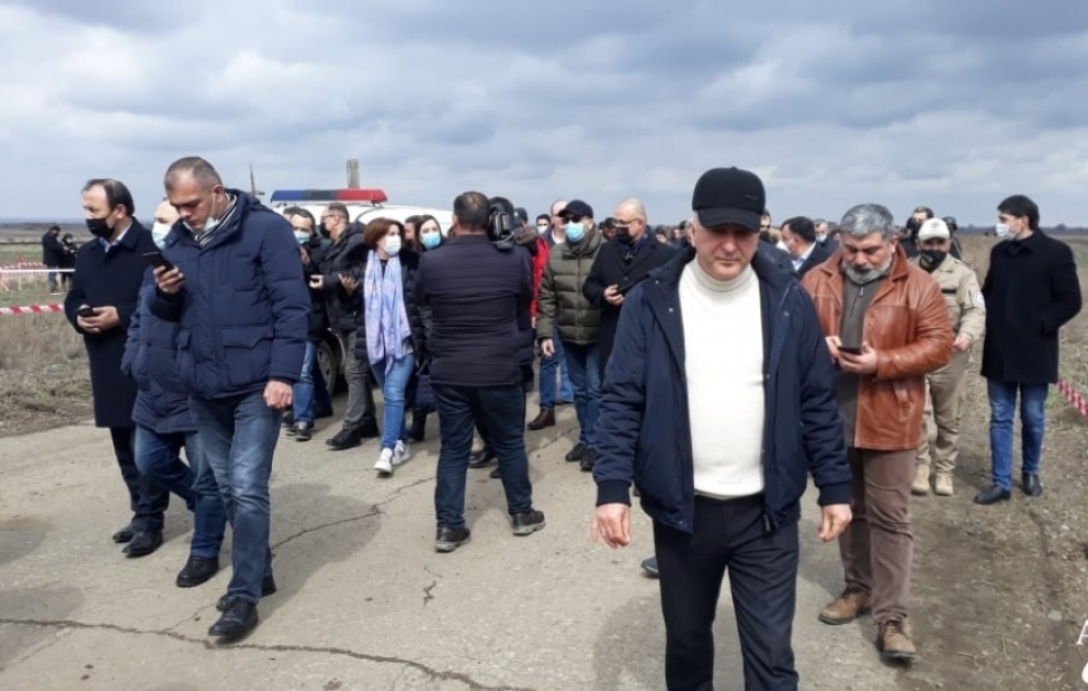 Руководители медиа и НПО, блогеры ознакомились в Агдаме с операциями по разминированию ФОТО ВИДЕО