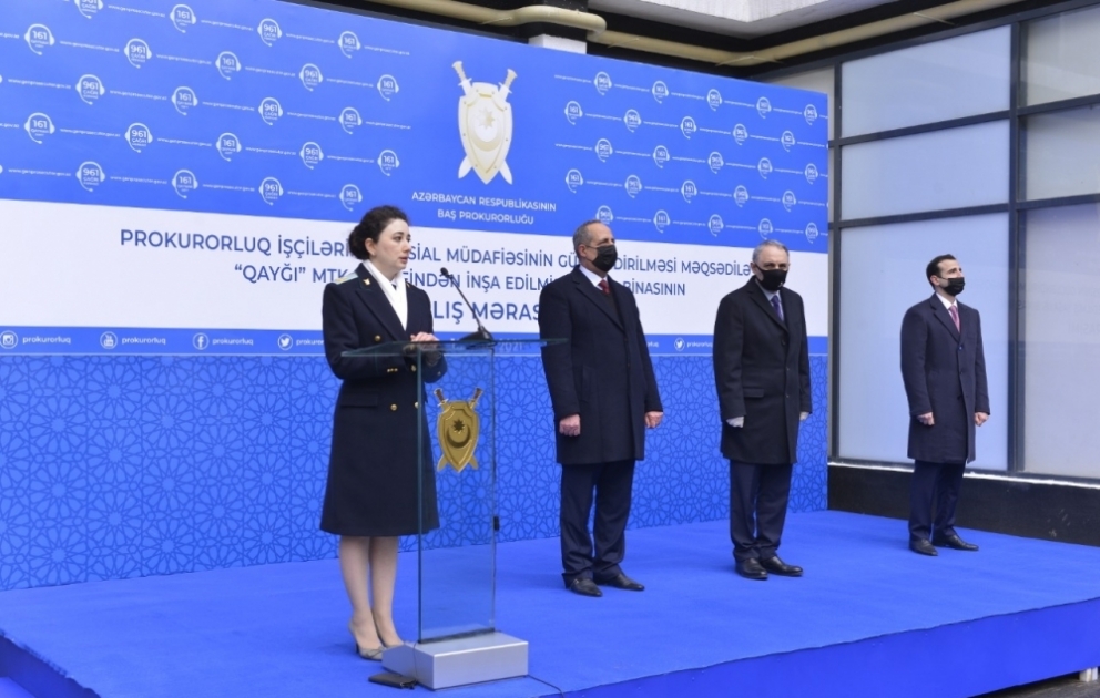 Prokurorluq əməkdaşları və veteranları üçün inşa edilmiş yeni yaşayış kompleksinin açılışı olub VİDEO