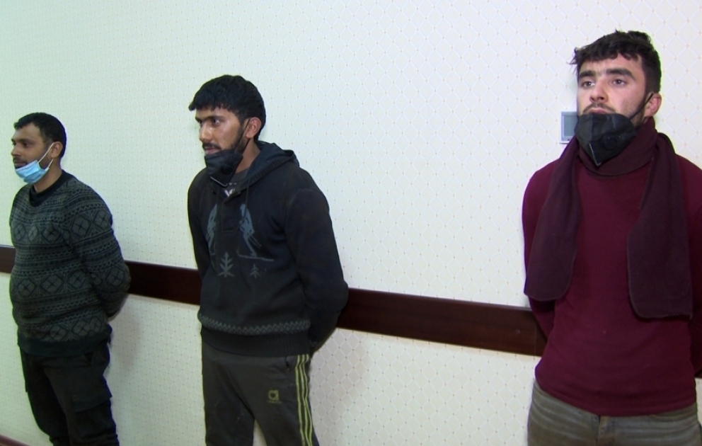 Suraxanı rayonunda dövlət mülkiyyətində olan dəmir boruları oğurlayan dəstə üzvləri yaxalanıblar VİDEO