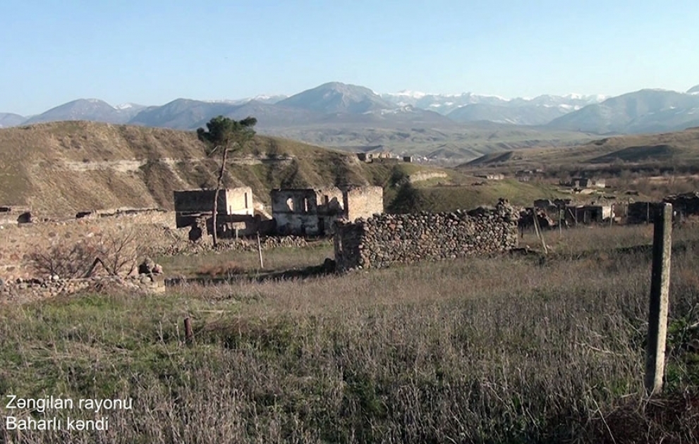 Videoaufnahmen aus dem befreiten Dorf Baharli in Region Zangilan veröffentlicht VIDEO