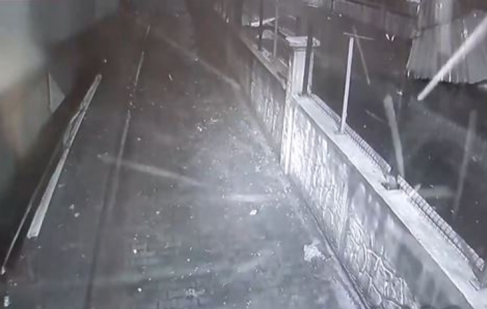 Əlverişsiz hava şəraiti Türkiyədə bir sıra problemlər yaradıb VİDEO