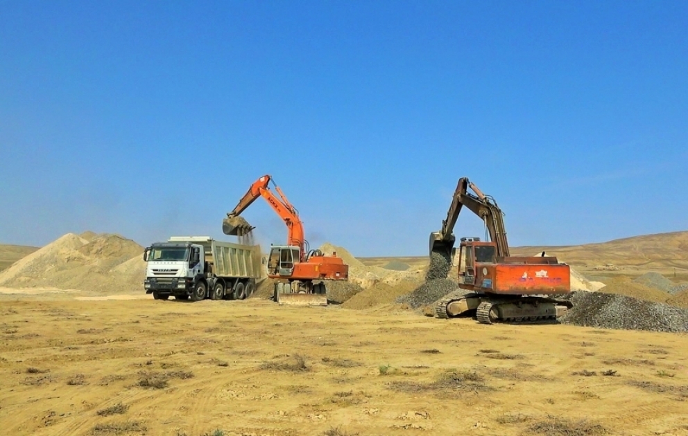 Abşeron rayonunda müasir turizm infrastrukturuna gedən yeni avtomobil yolu inşa edilir VİDEO