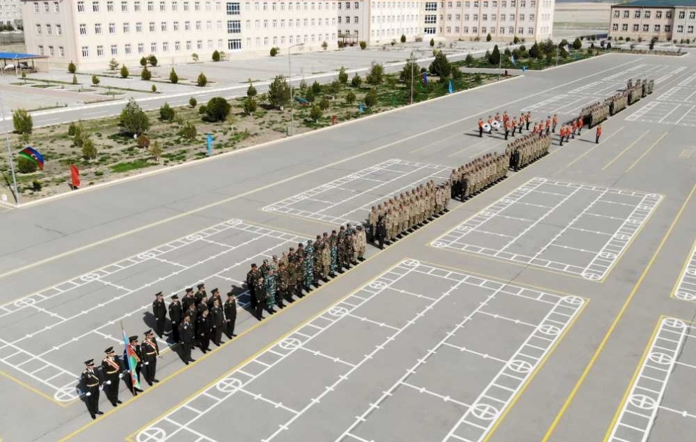 Naxçıvan Qarnizonunda qadın hərbi qulluqçuların da cəlb edildiyi növbəti kurslar başa çatıb VİDEO