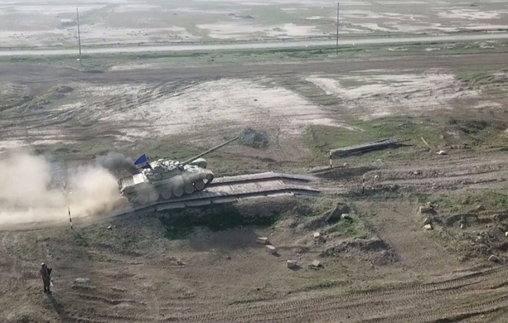 Tank bölmələri döyüş atışları icra edib VİDEO