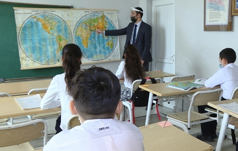 Gənc müəllim: Düşünürəm ki, köhnə yanaşmaları, stereotipləri aradan qaldırmaq olar VİDEO