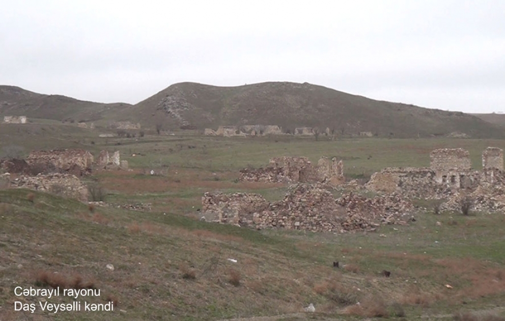 Azerbaijan’s Defense Ministry releases video footages of Dash Veysalli village, Jabrayil district VIDEO