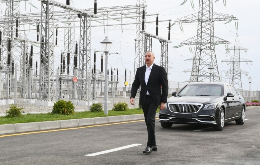 Präsident Ilham Aliyev weiht Umspannwerke "Hövsan” und “Maschtagha” in den Stadtbezirken Surakhani, Khazar und Sabuntschu von Baku ein VIDEO