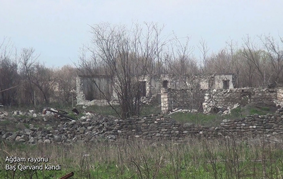 Le ministère de la Défense diffuse une vidéo du village de Bach Guervend de la région d'Aghdam VIDEO
