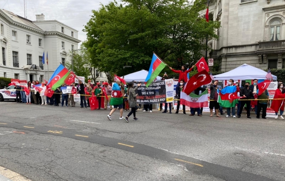 Vaşinqtonda Türk və Azərbaycan icmalarının etiraz nümayişi keçirilib VİDEO