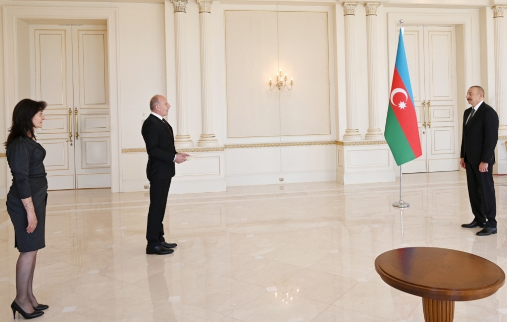 Prezident İlham Əliyev Serbiyanın Azərbaycanda yeni təyin olunmuş səfirinin etimadnaməsini qəbul edib YENİLƏNİB VİDEO