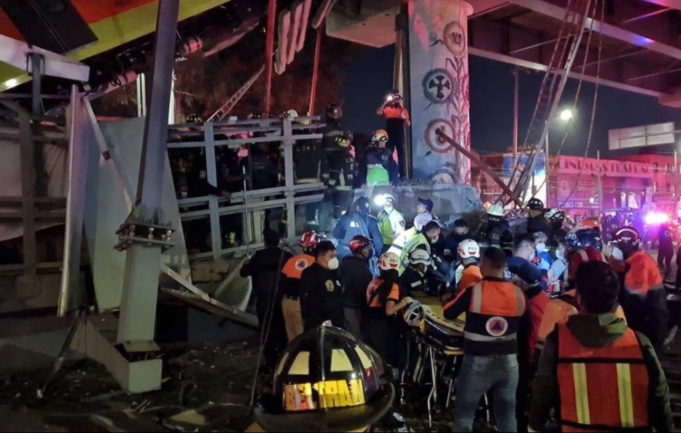 Meksikada metro körpüsünün çökməsi nəticəsində 20 nəfər həlak olub VİDEO