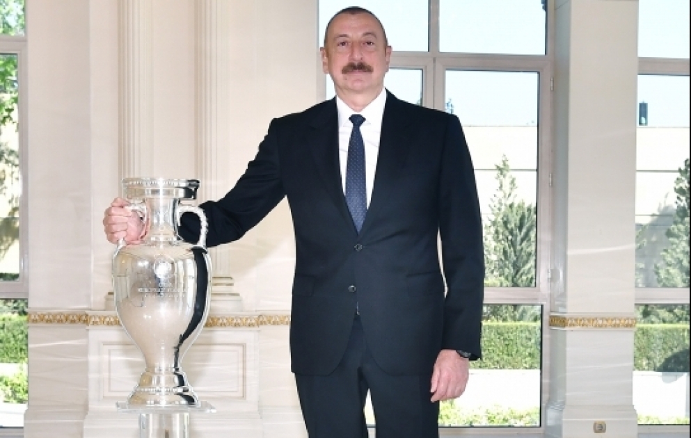 AVRO-2020-nin kuboku Prezident İlham Əliyevə təqdim olunub VİDEO