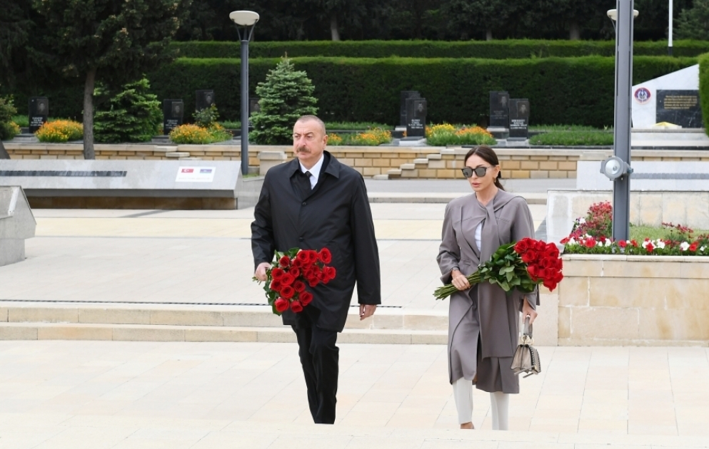 Faşizm üzərində Qələbənin qazanılmasında misilsiz xidmətləri olan Azərbaycan övladlarının xatirəsi ehtiramla anılıb VİDEO
