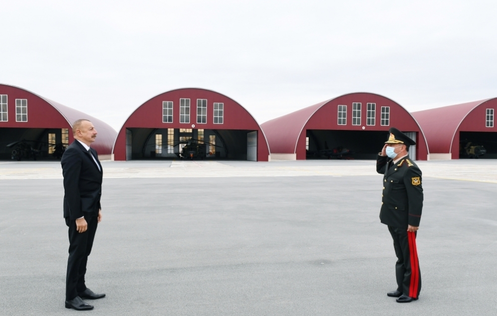 Präsident Ilham Aliyev weiht Militärflughafen in Nachitschewan ein VIDEO