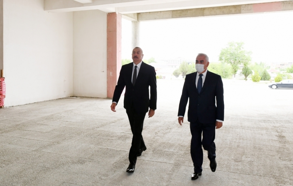Besuch in der Baustelle von Bürgerservice “ASAN xidmət” VIDEO
