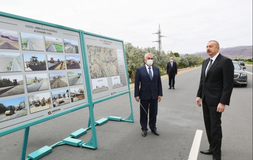 Präsident Ilham Aliyev weiht Automobilstraße Julfa-Ordubad ein VIDEO