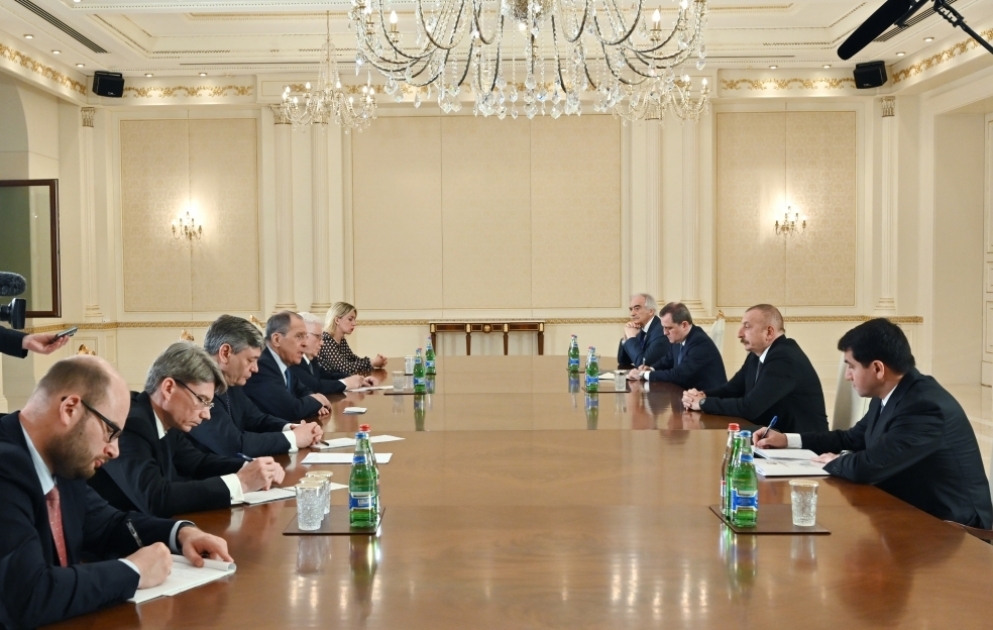 Le président Ilham Aliyev reçoit une délégation menée par le ministre russe des Affaires étrangères VIDEO