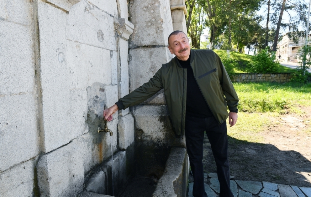 Prezident İlham Əliyev Şuşada bərpa edilən “Xan qızı” bulağında olub VİDEO