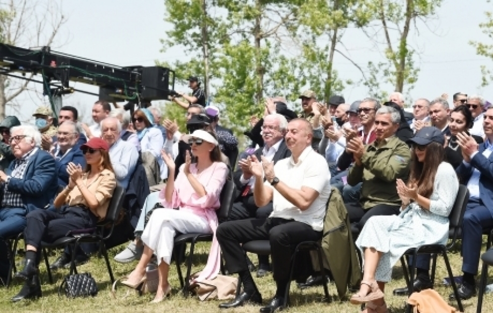 Şuşanın Cıdır düzündə “Xarıbülbül” musiqi festivalı qala-konsertlə başa çatıb YENİLƏNİB VİDEO