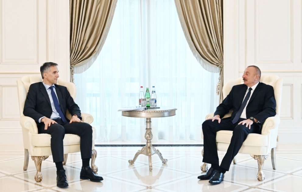 Le président Ilham Aliyev reçoit le PDG et d'autres responsables de Signify VIDEO