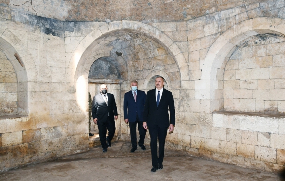 Präsident Ilham Aliyev besucht Palast von Panahali Khan in Aghdam VIDEO