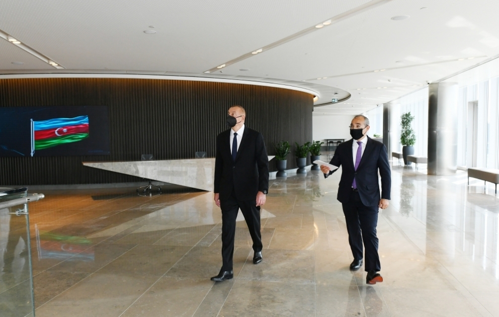 Le président Ilham Aliyev participe à l’inauguration du nouveau bâtiment du ministère de l’Economie VIDEO