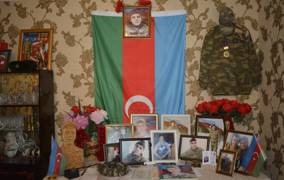 Ölümündən sonra dörd medalla təltif olunan qorxmaz döyüşçü VİDEO